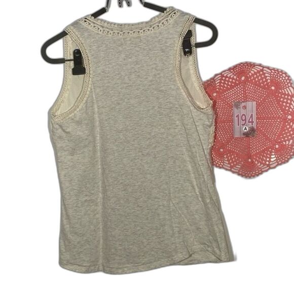 Adiva Heather Grey with Creamy Crochet Lace Trim Tank Top Round Neck Size Small - Picture 3 of 6